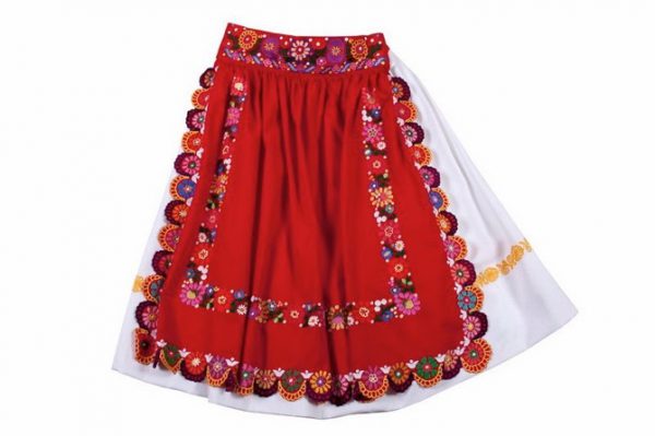 Biela sukňa, červená zásterka - bohatá výšivka