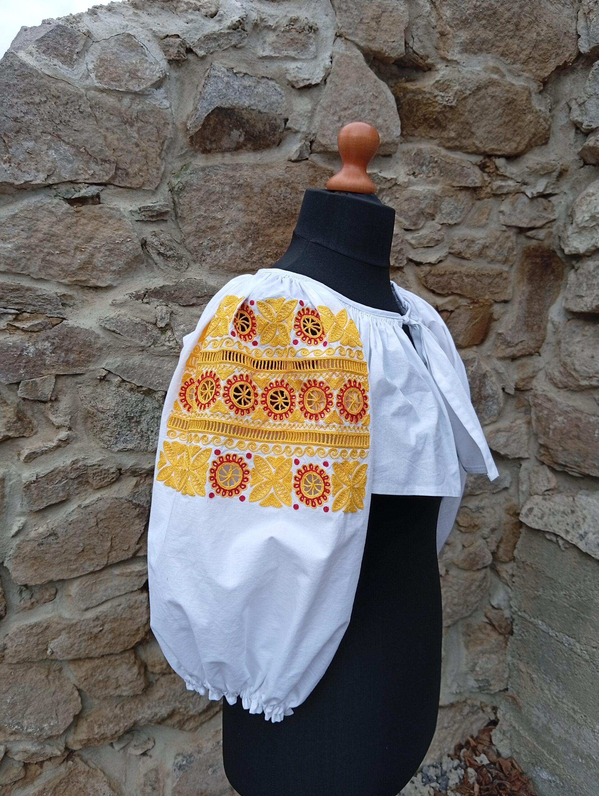 IMG_20260324_120625 Oplecko ručne vyšívané krivou ihlou