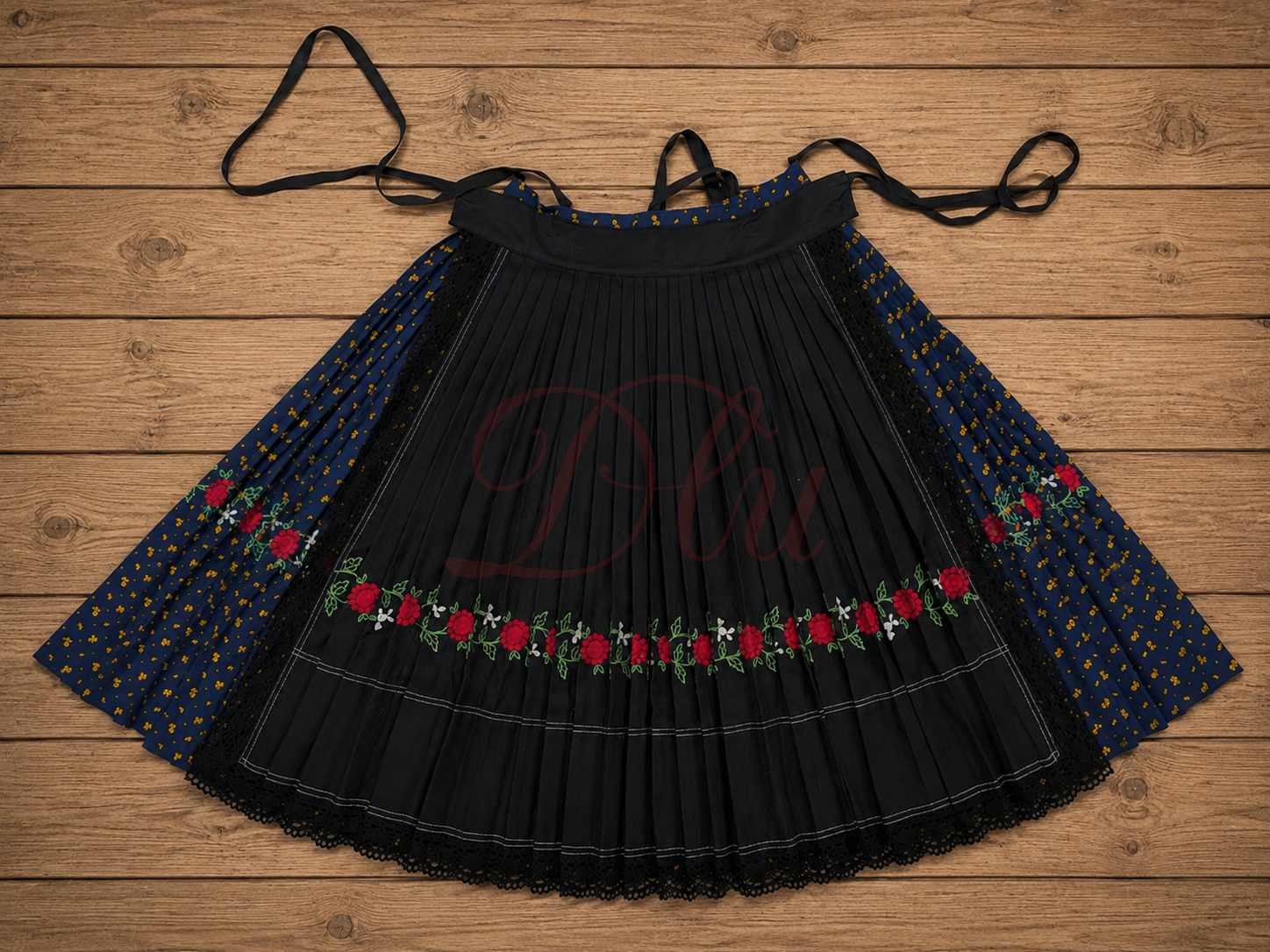 Modrotlačová sukňa so zásterou – starodávny folklórny vzor